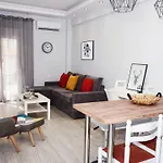 Cozy Home In Thessaloniki Center