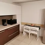 Pall'S Minimal Apartment