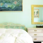 Central & Cosy Boutique Apt - 3 Min From Metro