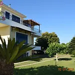 Villa Tania