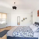 Ideally Located Flat ★ Close To Everything