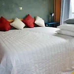 Mia'S Cozy Flat In Ermou, 3 Min From 