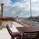 Piraeus Apartment With Endless View