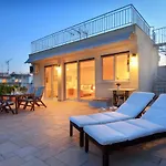 Stylish Studio Loft With Superb Balcony