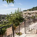 Plagia'S Sunset Apartments