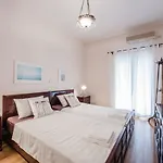 Retro Apartment At Trendy Exarcheia