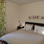 Comfortable Garden Apt Near Vouliagmeni Beach