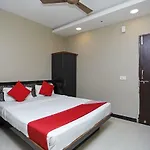 Oyo 13392 Hotel Neeraj