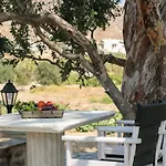 Peratsi Country House