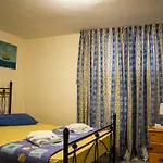 Spacious Home With Garden In Marathonas