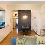 Stylish Flat With Veranda In The Heart Of Athens