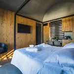 Marquise Suites