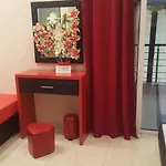 Studio 6 Spacious Studio Apartment In Paralia Featuring A Balcony And