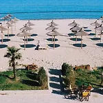 Studio 6 Spacious Studio Apartment In Paralia Featuring A Balcony And