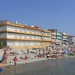 Appart 4 Modern Apartment In Paralia Featuring A Balcony And Views 50M