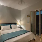 Maria'S Seaside Villa - House With 3 Rooms In Marathon, With Wonderful