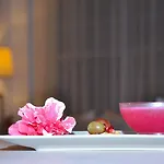 Ino Hotel & Suites