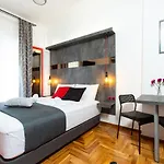 Downtown Luxury Boutique Suites : The Red Suite