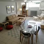 Marousi Cozy Semi-Ground Apartment