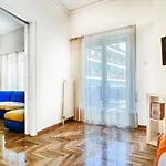 Spacious Flat Near Ampelokipoi Metro Station