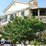 Jennifer'S Apartments
