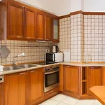 2 Min Walk To Acropolis 50 Sqm