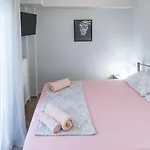 Alexandra'S Αpartments