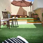 Little Yard Studios & Apartments #4