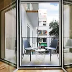 Brand New Modern Apartment With Satellite Tv