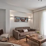 Marvelous N Bright Apt Next To Megaro Mousikis
