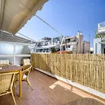 The Mirror Apartment With Large Sunny Balcony