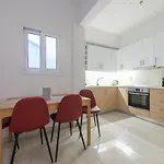 Victoria Queens Suites Apartments