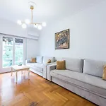 Victoria Queens Suites Apartments