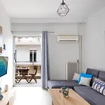 Metro / Dafni Apartment