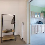 Metro / Dafni Apartment