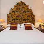 Acropolis Townhouseco Suites