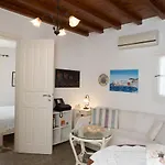 Anemoessa Villas With Pool!