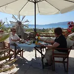 Christos Rooms Milos