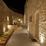 Katikies Manis Suites