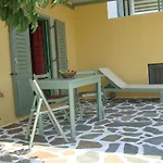 Kalados -Beachfront Studios-