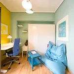 Startupper'S Pad In Real Athenian Neighbourhood