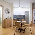 Stylish & Luxurious Renovated Apartment