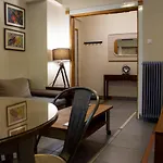 Handcrafted Unique Flat, 200M From The Acropolis