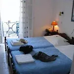 Anemones Hotel