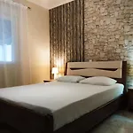 Iro Apartment