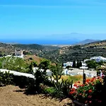 Exquisite Estate, Serene Environment