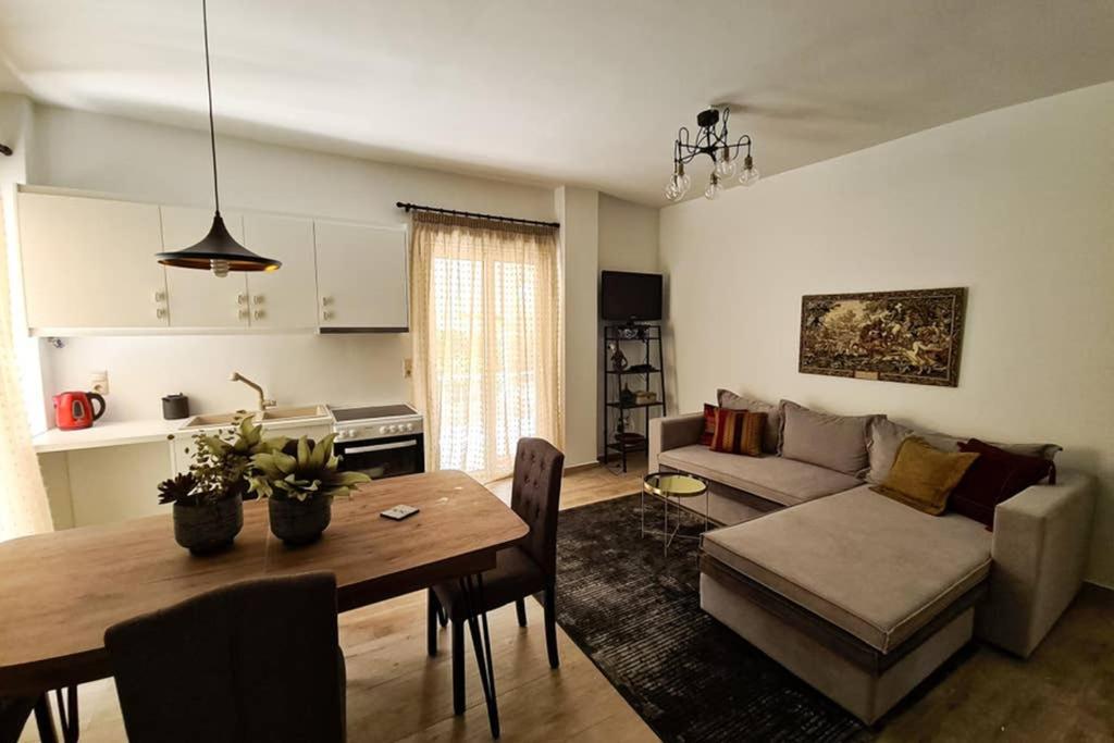 Modern Apt In The Heart Of Glyfada - Literally!! * Athens