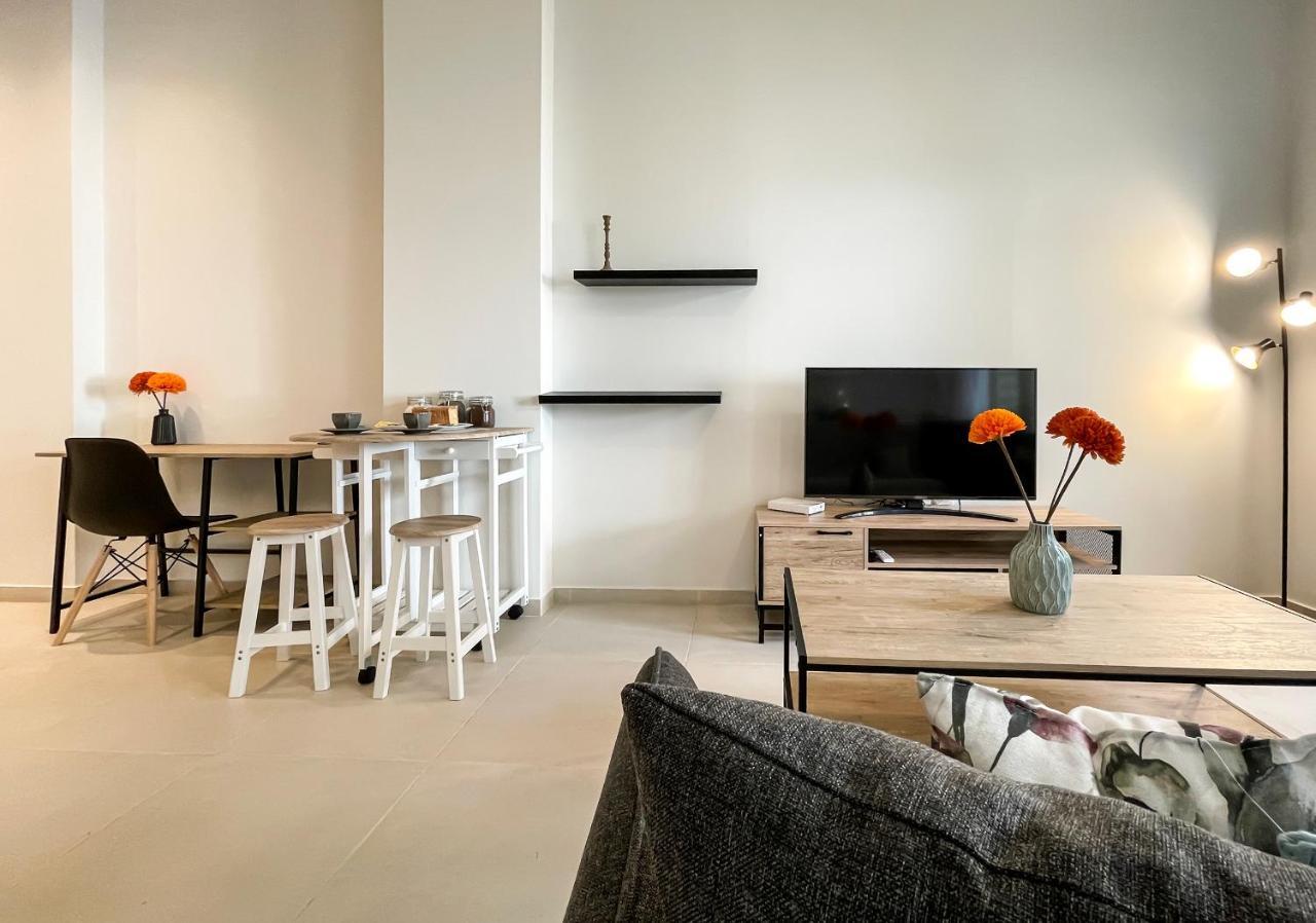 Soho Modern 55sqm Studio With Secret Garden *
