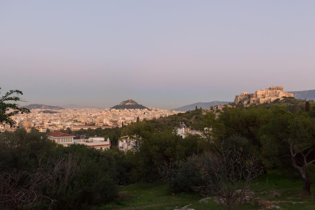 Troon Of House Athens