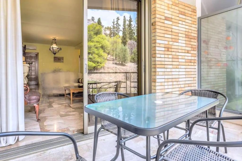 Unique Spacious New 3bdr In Mouson/filopappou Apartamento Atenas